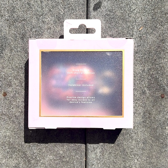 🌻 HOST PICK 🌻 🍑 MVMT Floral Peach & Pink AirPods Pro Case 🍑 - Picture 2 of 3